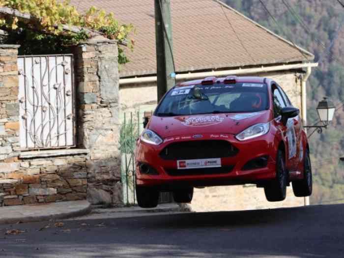 FORD FIESTA R2T 0