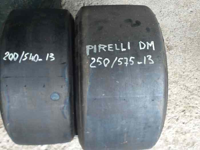 Vends pneus PIRELLI