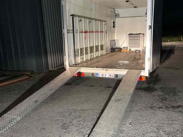 Remorque porte-voiture fermée 3