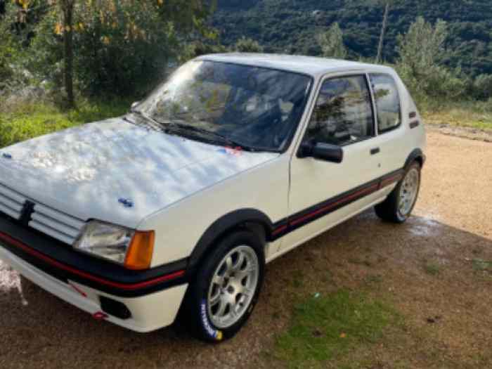 Vends 205 GTI 1,9 Maxi groupe A VHC avec PTH OK 2