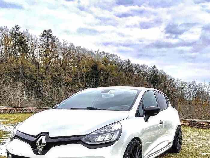Clio 4 RS Trophy 3
