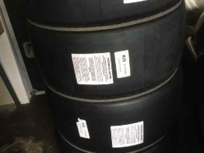 Slicks Pirelli DHF neufs