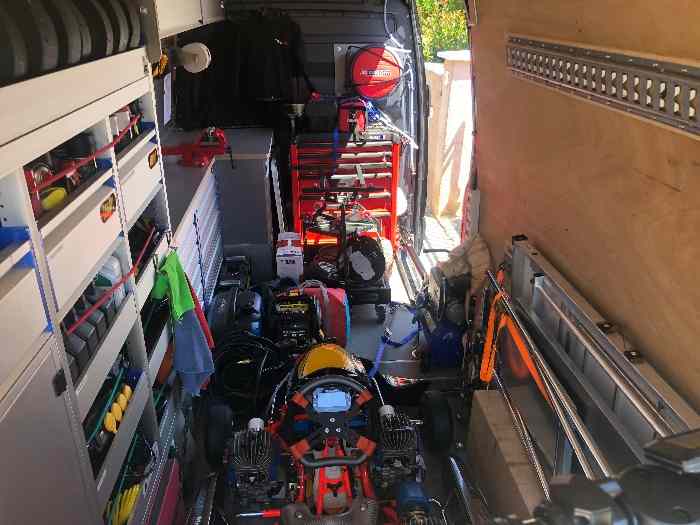 Fourgon atelier amenagé special karting moto assistance sports mecaniques 4