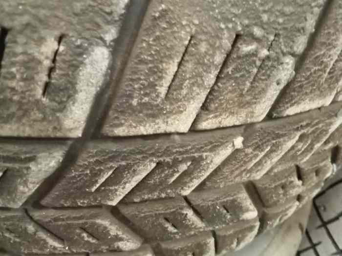 Pneu hankook intermédiaire 18 pouces 2