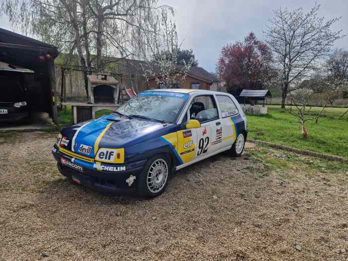 Clio 16s ex coupe – photo 2 sur 5