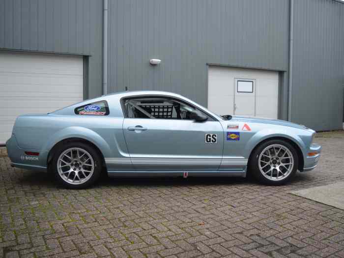 2005 Ford Mustang FR500C - 004 1