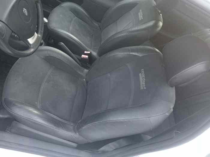 Réplique Clio v6 4