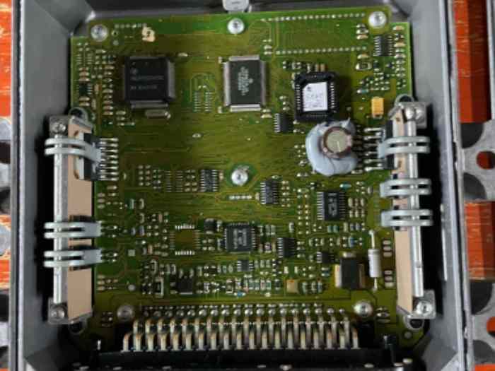 Calculateur 106 s16 avec porte eprom 1