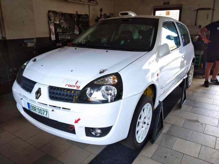 Renault Clio II Sport 2,0 Ragnotti 1