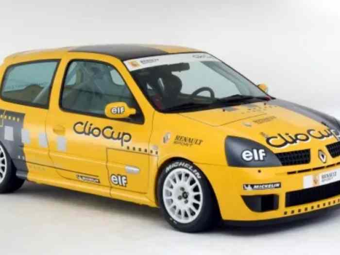 Cherche caisse Renault Clio Cup x65