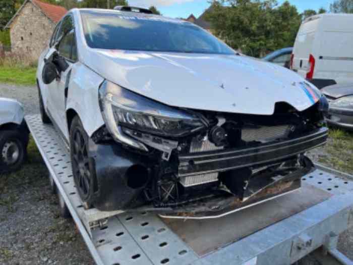 Clio rc5 légèrement accidenté 0