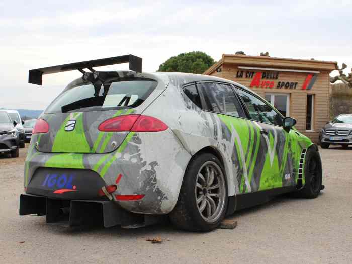 SEAT LEON SUPERCOPA + GROS LOTS DE PIE...