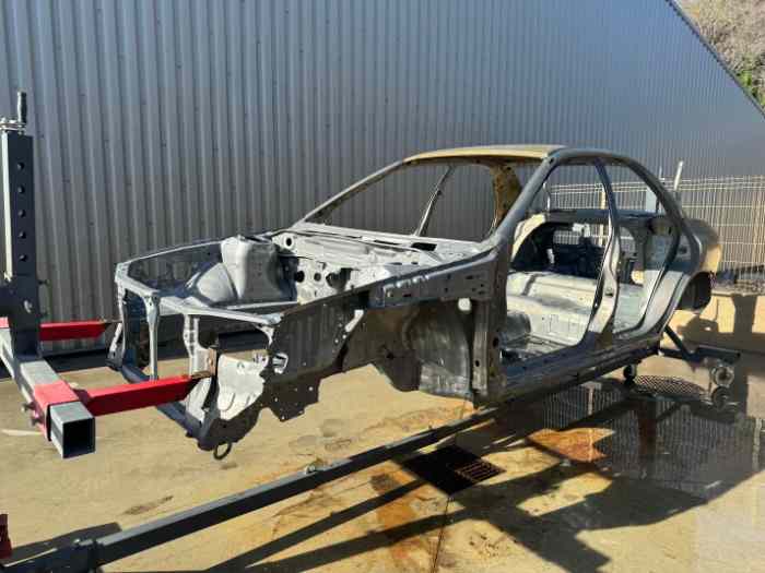 Caisse nue Subaru GT Hydro décapé