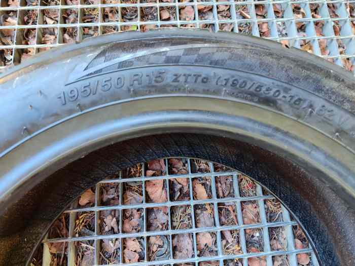 1 pneu MRF neuf 195/50 R 15 ZTTc 82V 2