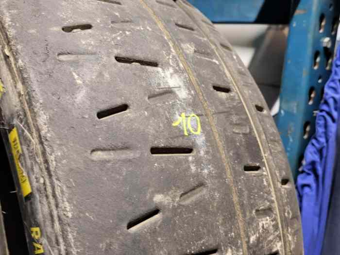 Pneumatiques PIRELLI Asphalte RA7+B 235/40 R18 Occasion 2