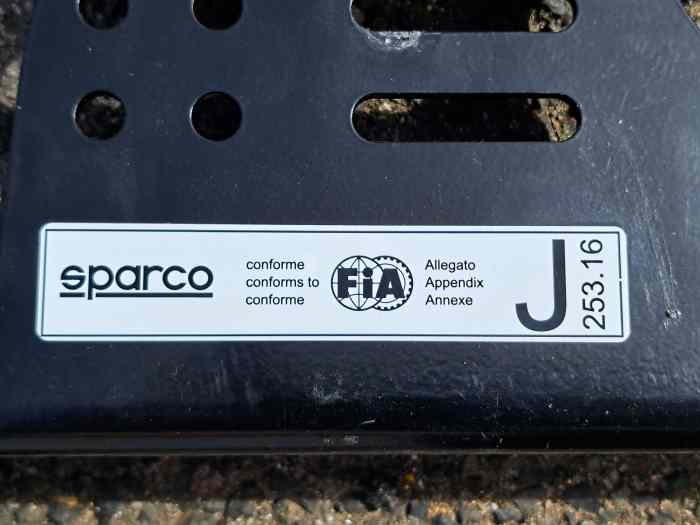 Fixations latérales pour siège baquet Sparco 500 mm en acier noir 2