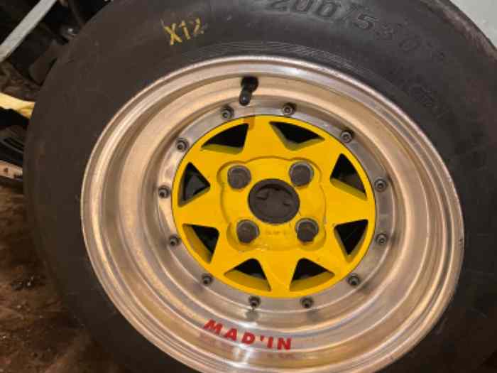 Pneus rallye Dunlop médium en 13 3