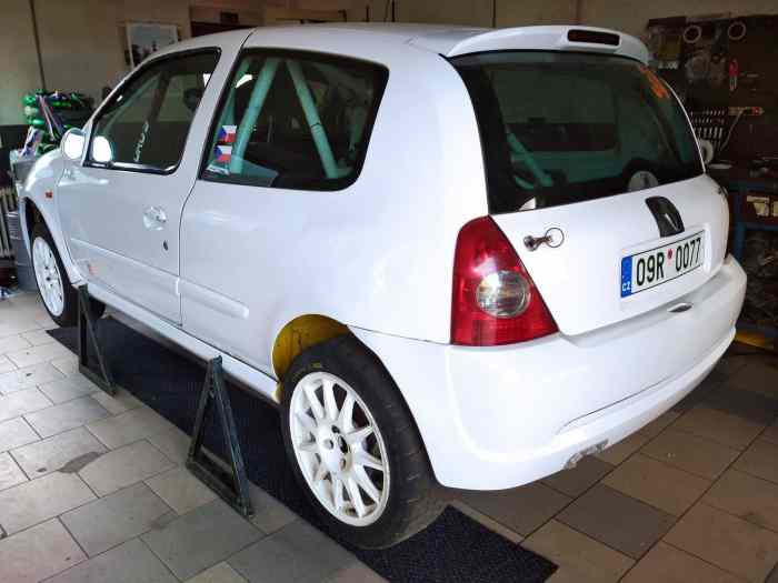 Renault Clio II Sport 2,0 Ragnotti 2