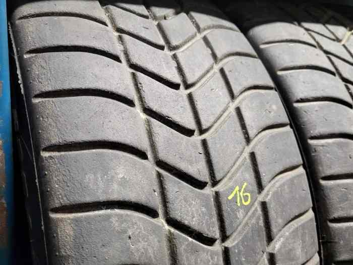 Pneumatiques PIRELLI Asphalte Pluie RWB 235/40 R18 5