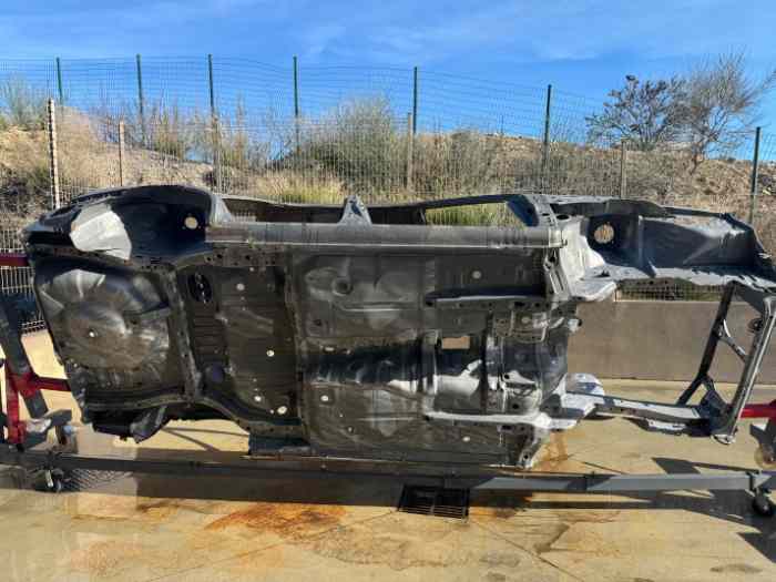 Caisse nue Subaru GT Hydro décapé 3