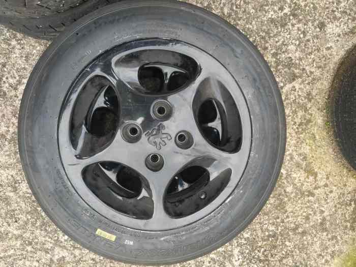 Pneus Hankook W52 Z205 taille 175/60/14 1