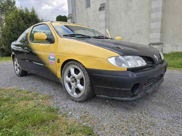 Megane 2 litres 16s passeport