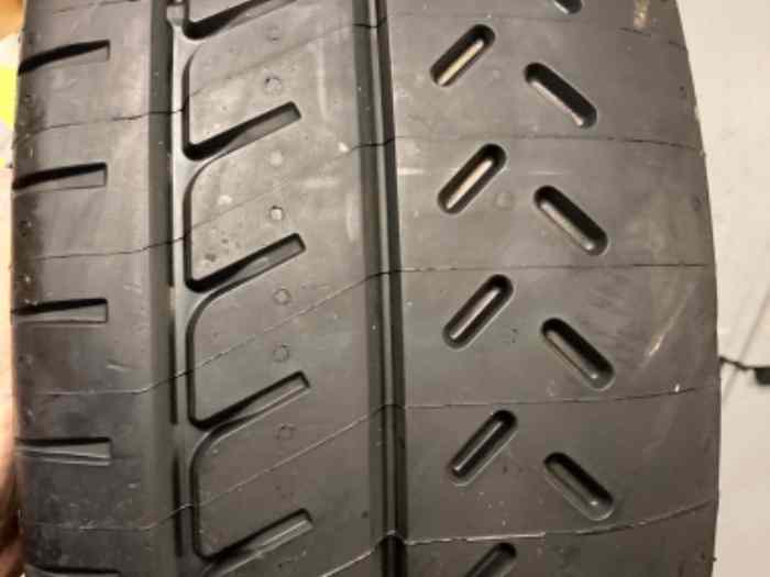 Pneus neufs en 18 Michelin et pirelli 4