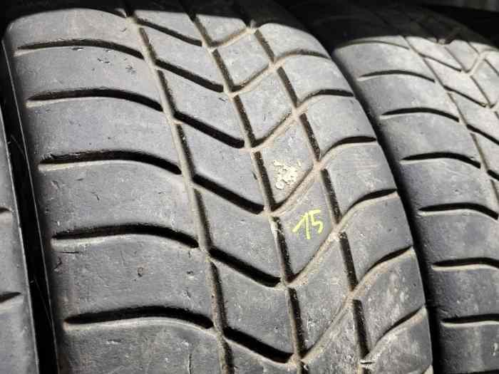 Pneumatiques PIRELLI Asphalte Pluie RWB 235/40 R18 2