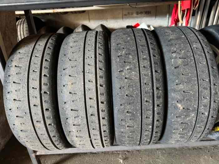 4 pneus Pirelli RA7+ en 16 pouces
