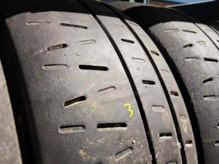 Pneumatiques PIRELLI Asphalte RA7+B 235/40 R18 Occasion 1