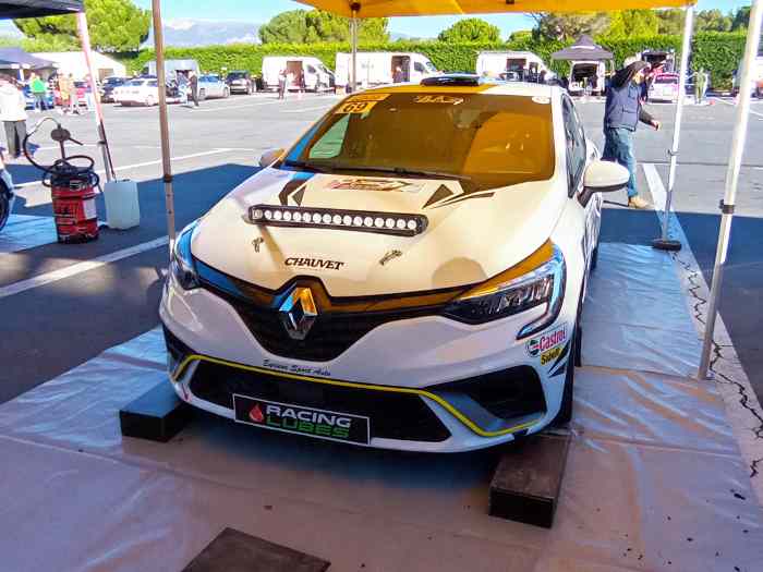 JLA rally loue une Clio rally5 Rc5 ph2