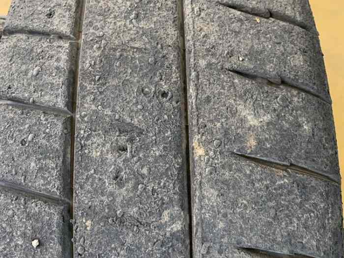 vznd 2 pneus Michelin 20/65/18 S10