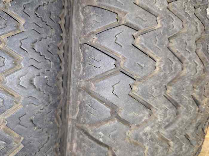 4 pneus Michelin XAS FF 165-13 et 155-13 1