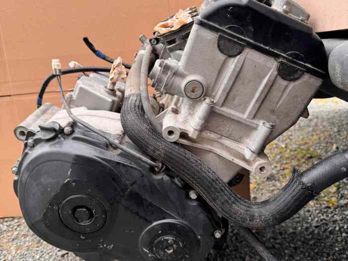 Bloc moteur ou motorisation complète 1000 GSXR 2009/2016 31000 Kms provenance moto accidentée 1