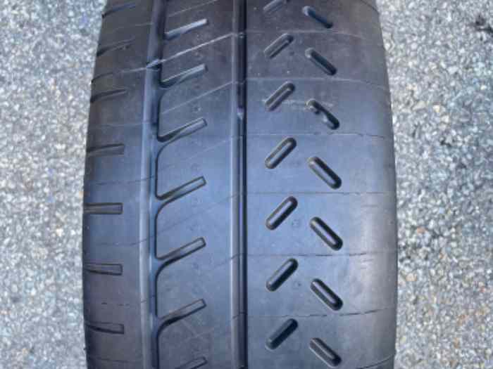 Pneus Michelin R01 -TA01