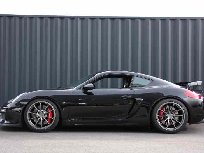 Porsche Cayman GT4 Clubsport 3