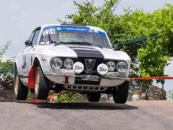 Location alfa Romeo coupe bertone gr 1...