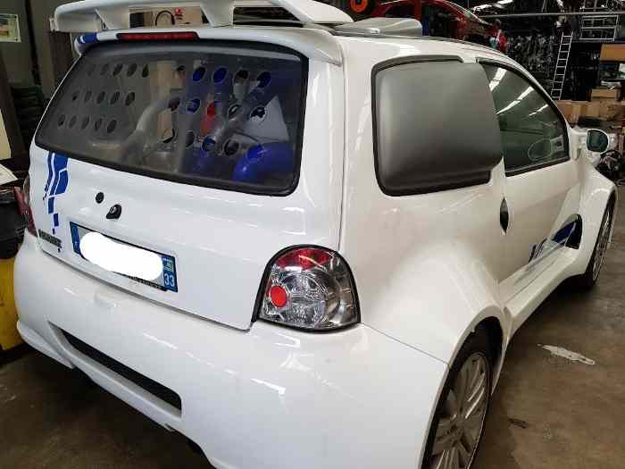 RENAULT TWINGO 1 série 2 V6 biturbo central, modèle unique 1