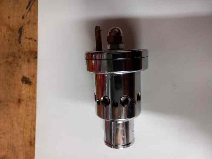 Dump valve