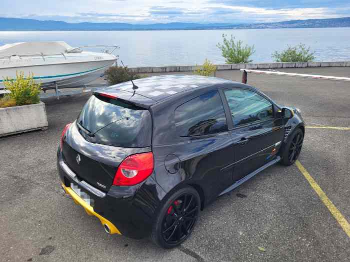 Clio 3 RS Red Bull RB7 1