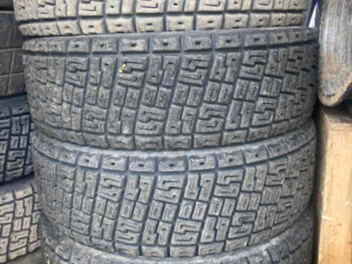 6 pneus terre Michelin 15 (Clio trophy...