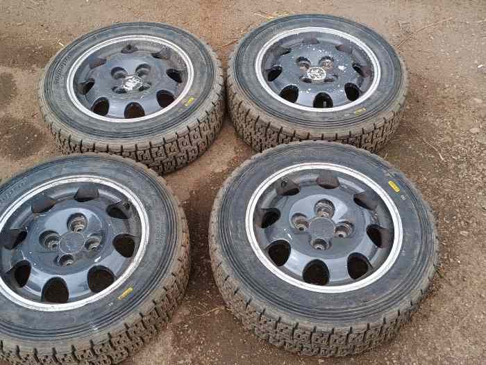 4 pneus terre hankook R211 175/70/15 4...