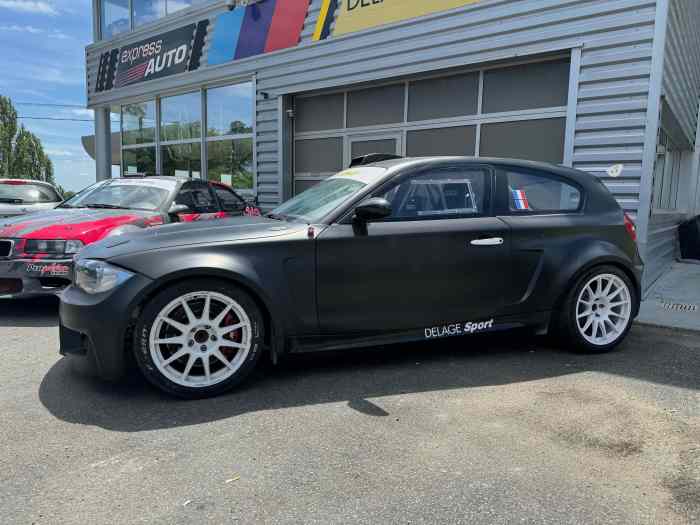 Serie 1 ex F2000 avec moteur V8 de M3 ...