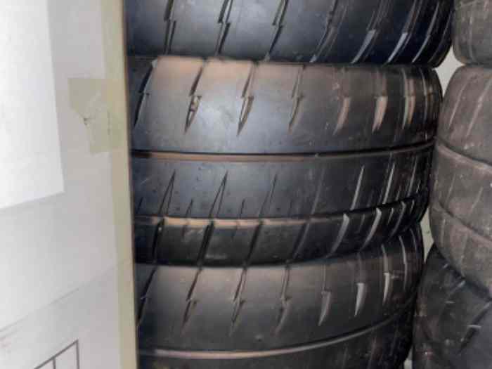 Pneus Michelin H30 20/65-18