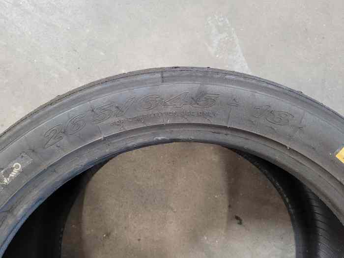 Lot Slicks 265/645/18