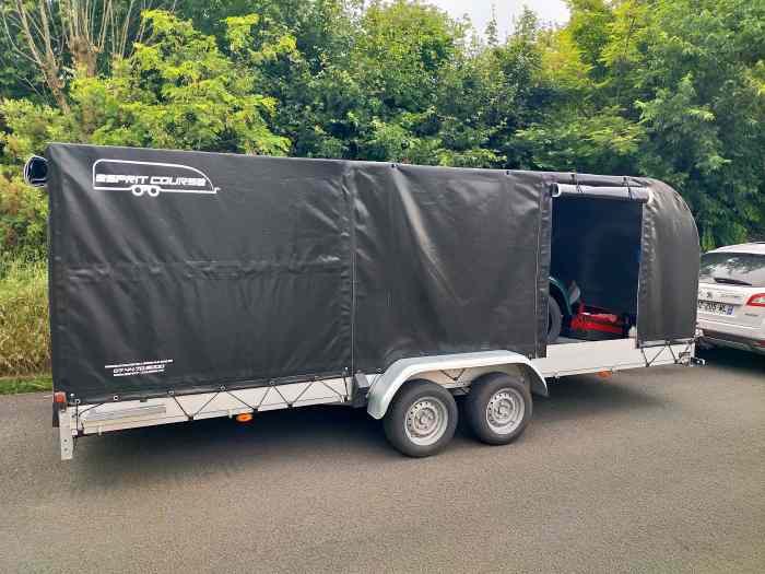 Remorque fermée bâchée 507cm x 200cm, 690kg , classe1 péage 1