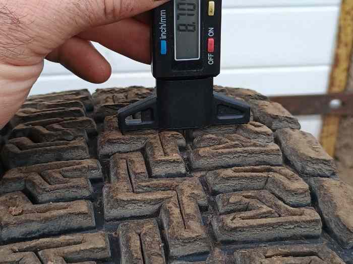 4 pneus terre hankook R211 175/70/15 40km 4