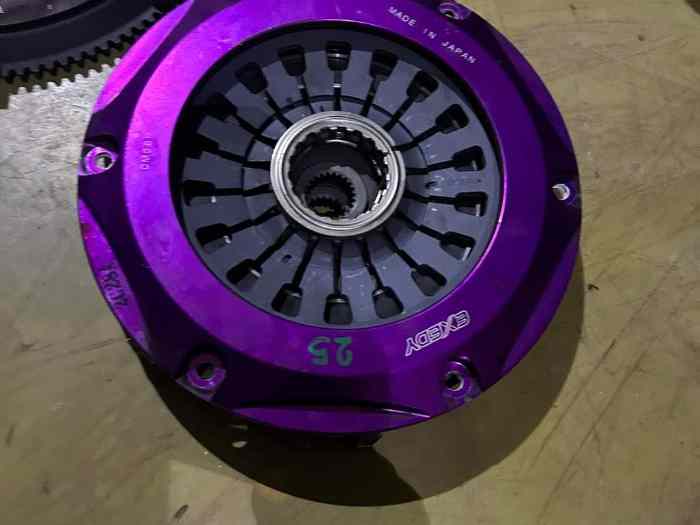 Embrayage exedy bi disque complet avec volant moteur mitsubishi evo 7 8 9 0