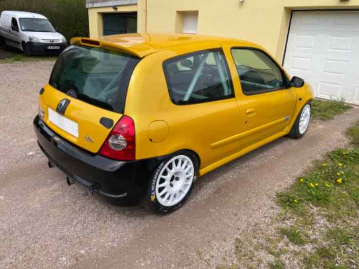 Clio cup x65 – photo 2 sur 4
