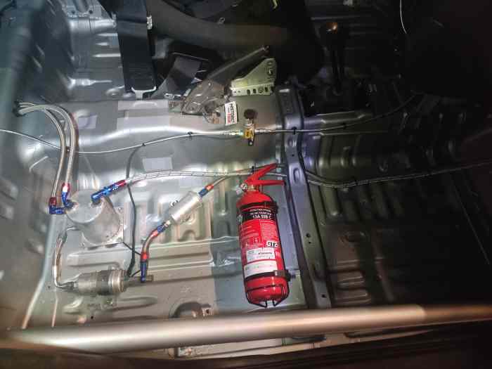 Nissan Primera Superberline 2L – photo 3 sur 4